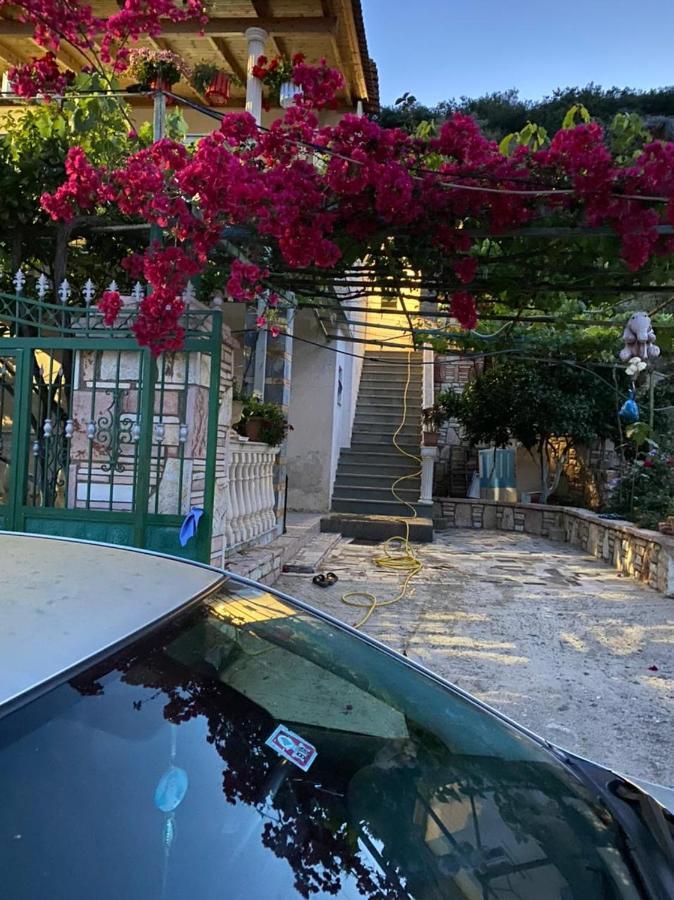 Vila Sinani Саранда Экстерьер фото